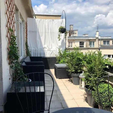 Petite Fleur Apartment